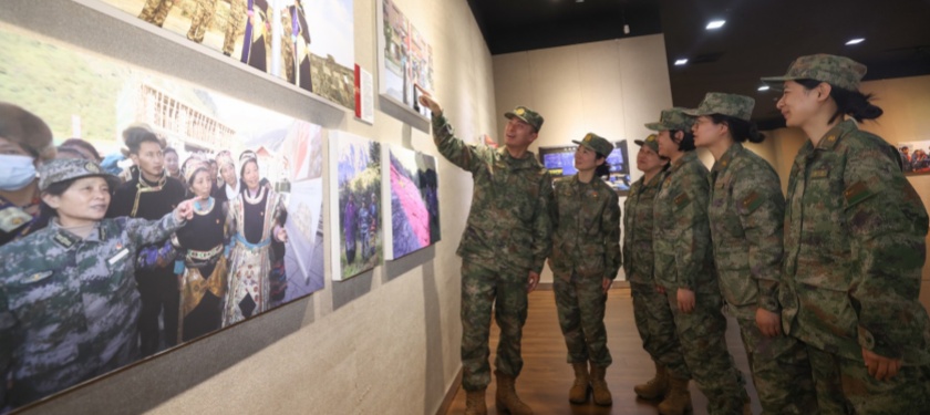 江苏省青少年总体国家安全观知识书画摄影作品展迎来观展热潮