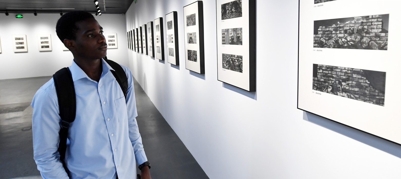 《南京大屠杀死难者墙》美术特别展开展
