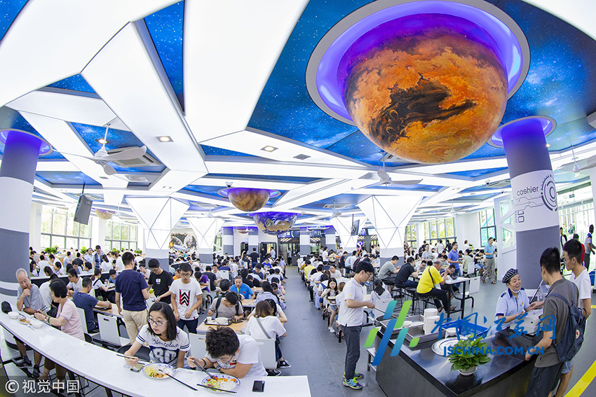星空下的学生食堂亮相南京高校