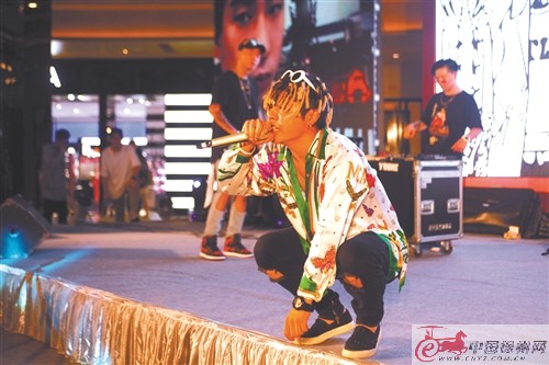 享受音乐不停歇的狂欢