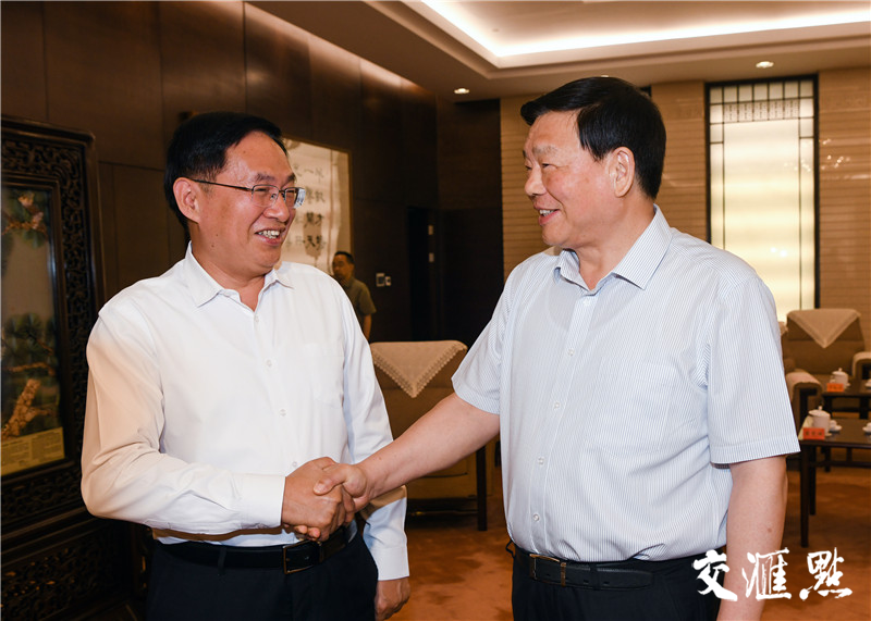娄勤俭会见中国石化集团董事长张玉卓