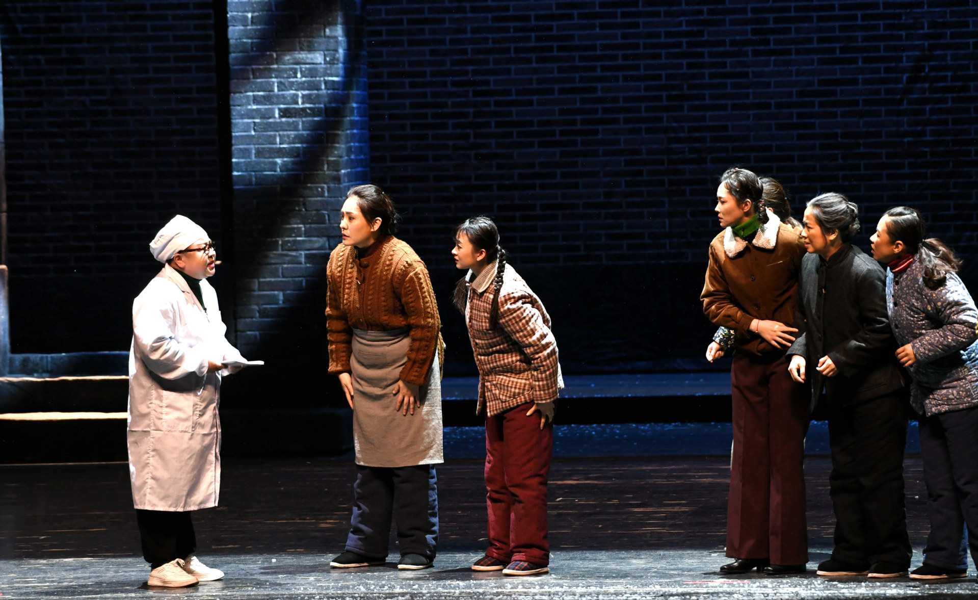 石家庄财经职业学院：师生自编自演赤色话剧《英豪挂云山