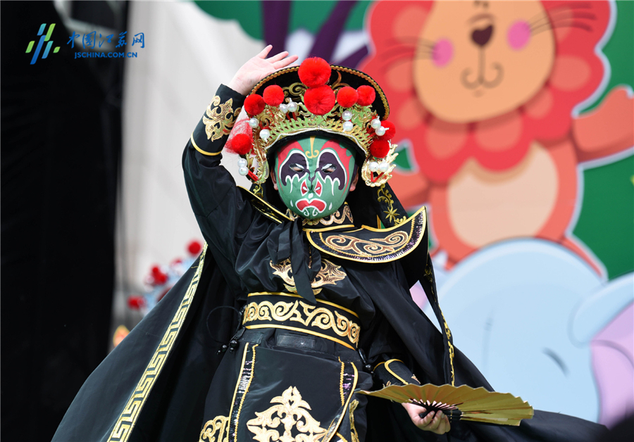 淮安儿童变脸表演庆六一