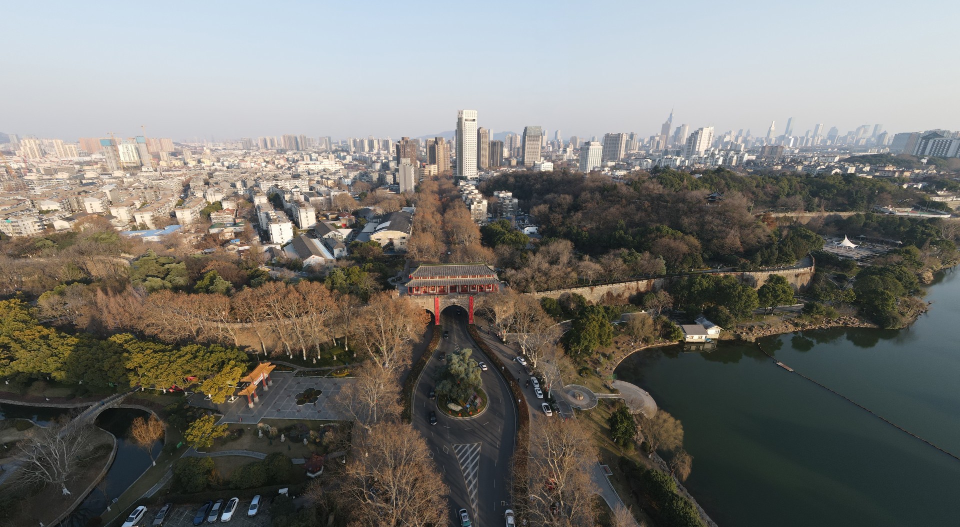 南京挹江门春联装扮迎春节