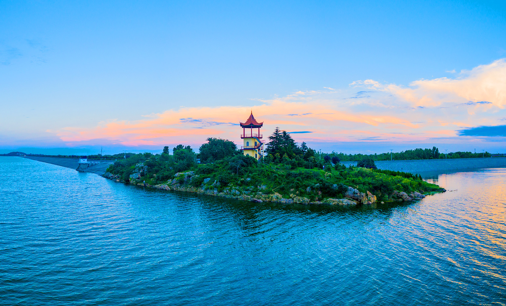  塔山湖位于江苏省连云港市赣榆区塔山镇境内,是国家级水利风景区