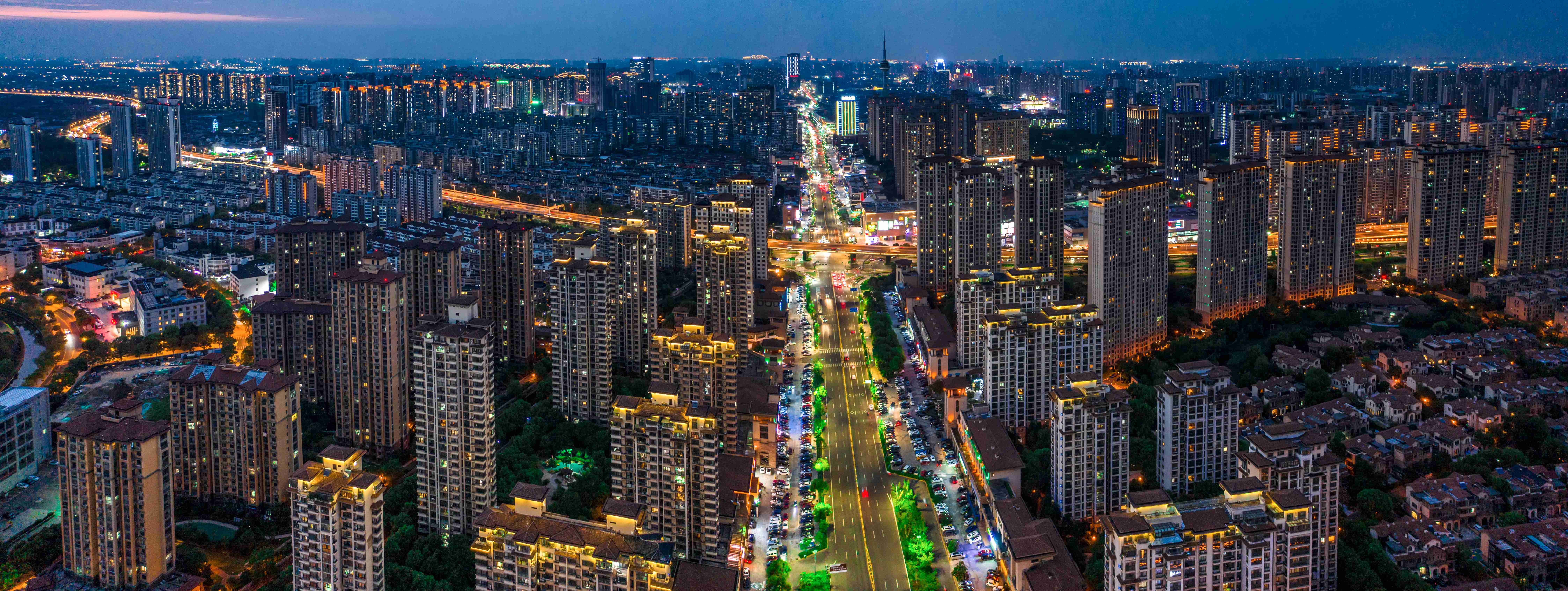 常州武进龙城夜未央五彩夜湖塘